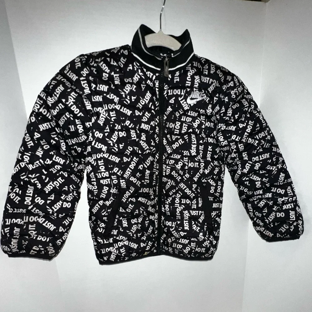 Nike Little Boy’s Medium 5 6 YRS Just Do It All Over Logo Puffer Coat Jacket M